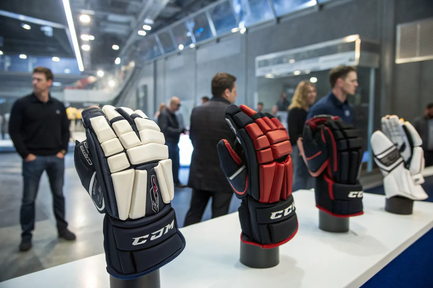 Виды посадки хоккейных краг: tapered, anatomical и 4-roll